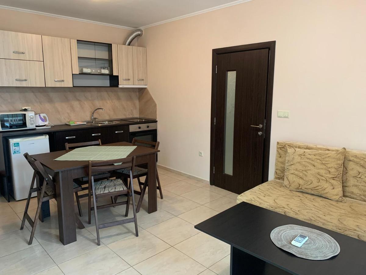 Golden Sun Apartment Pomorie Ngoại thất bức ảnh