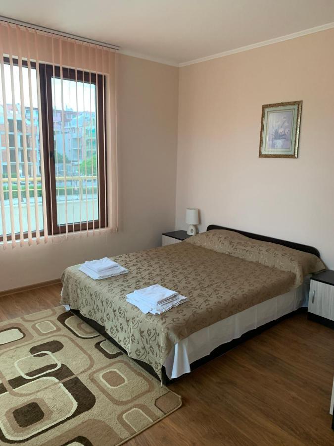 Golden Sun Apartment Pomorie Ngoại thất bức ảnh