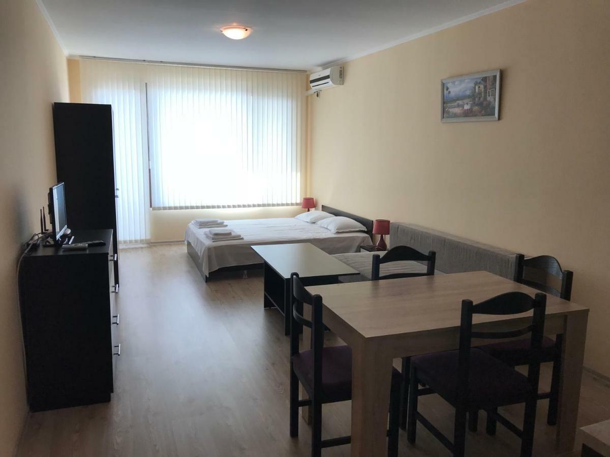 Golden Sun Apartment Pomorie Ngoại thất bức ảnh
