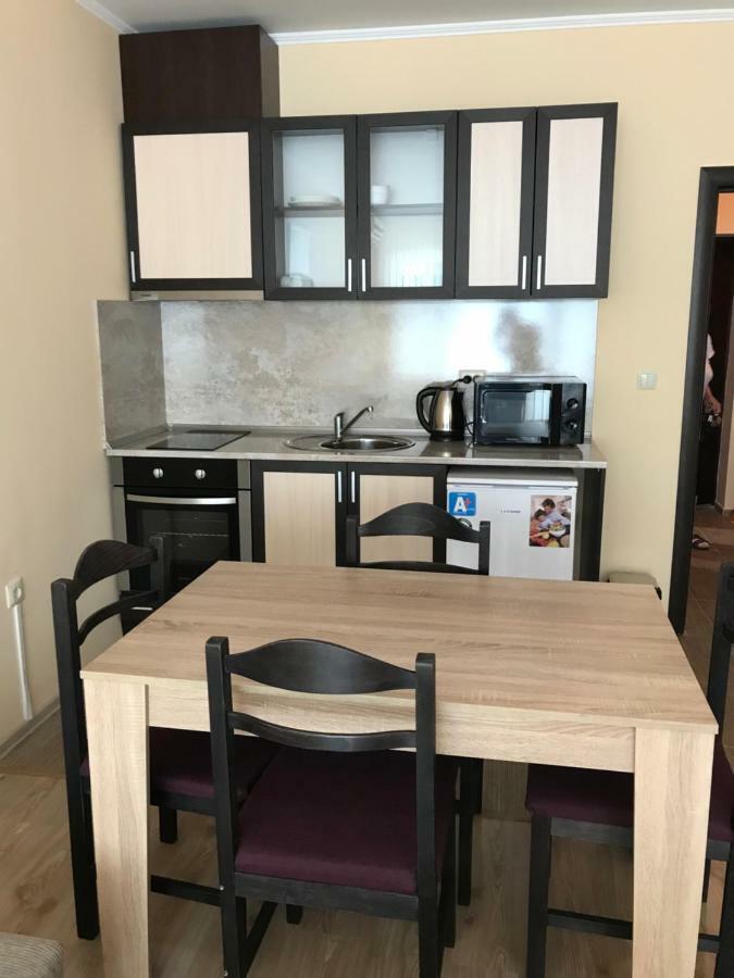Golden Sun Apartment Pomorie Ngoại thất bức ảnh